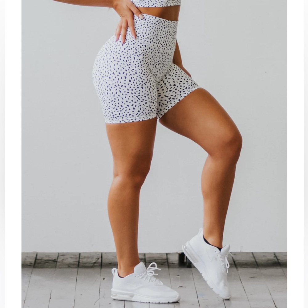 Astoria bum scrunch luxe fabric black & white speckle ignite shorts